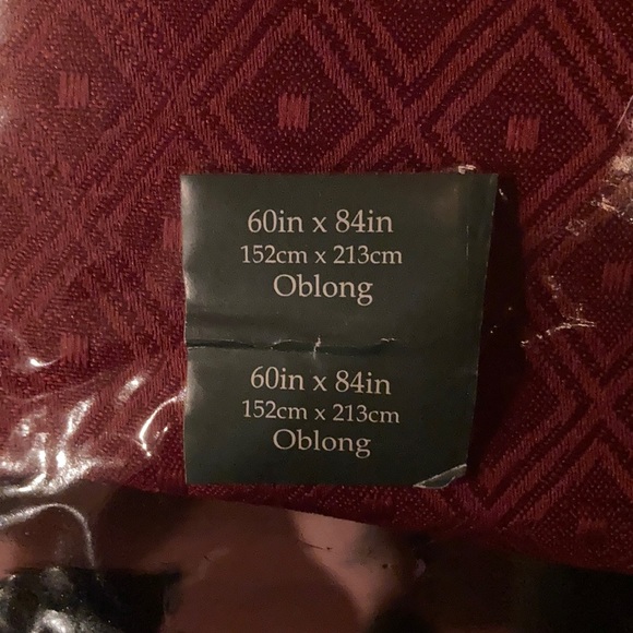 3 Table cloths - Picture 2 of 4